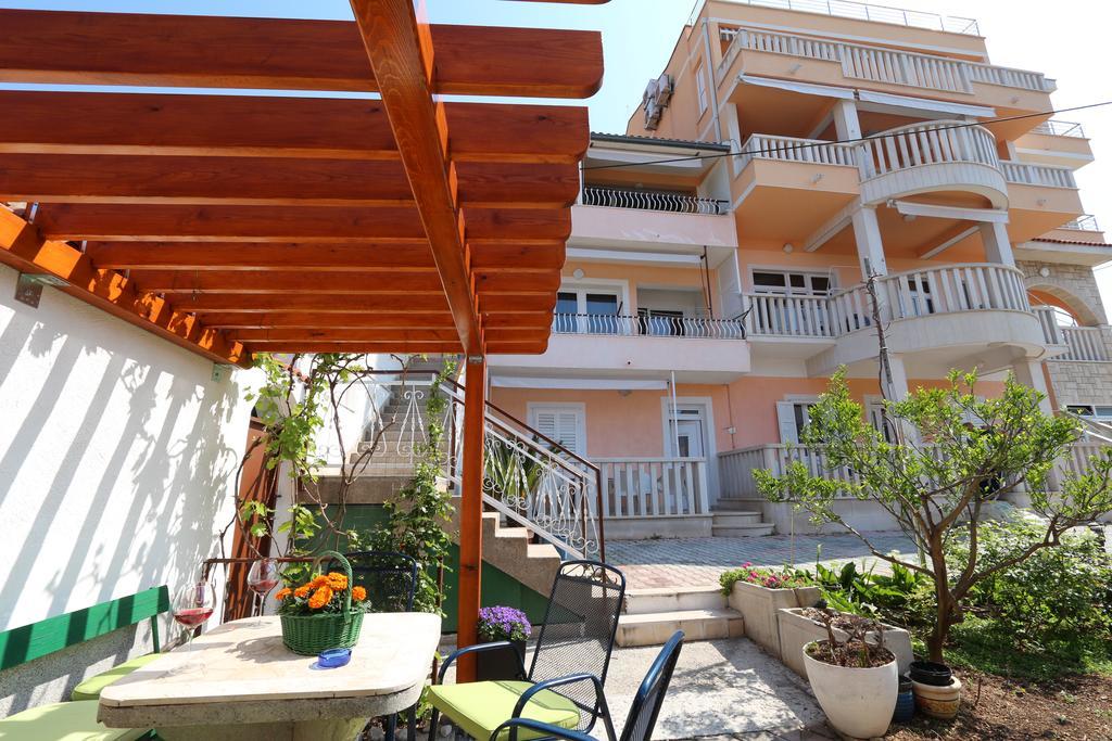 Apartments Villa Flamingo Makarska Exterior foto